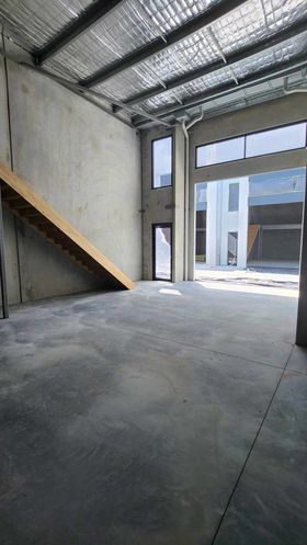 Last pictures of our new store getting built ..... for this year at least